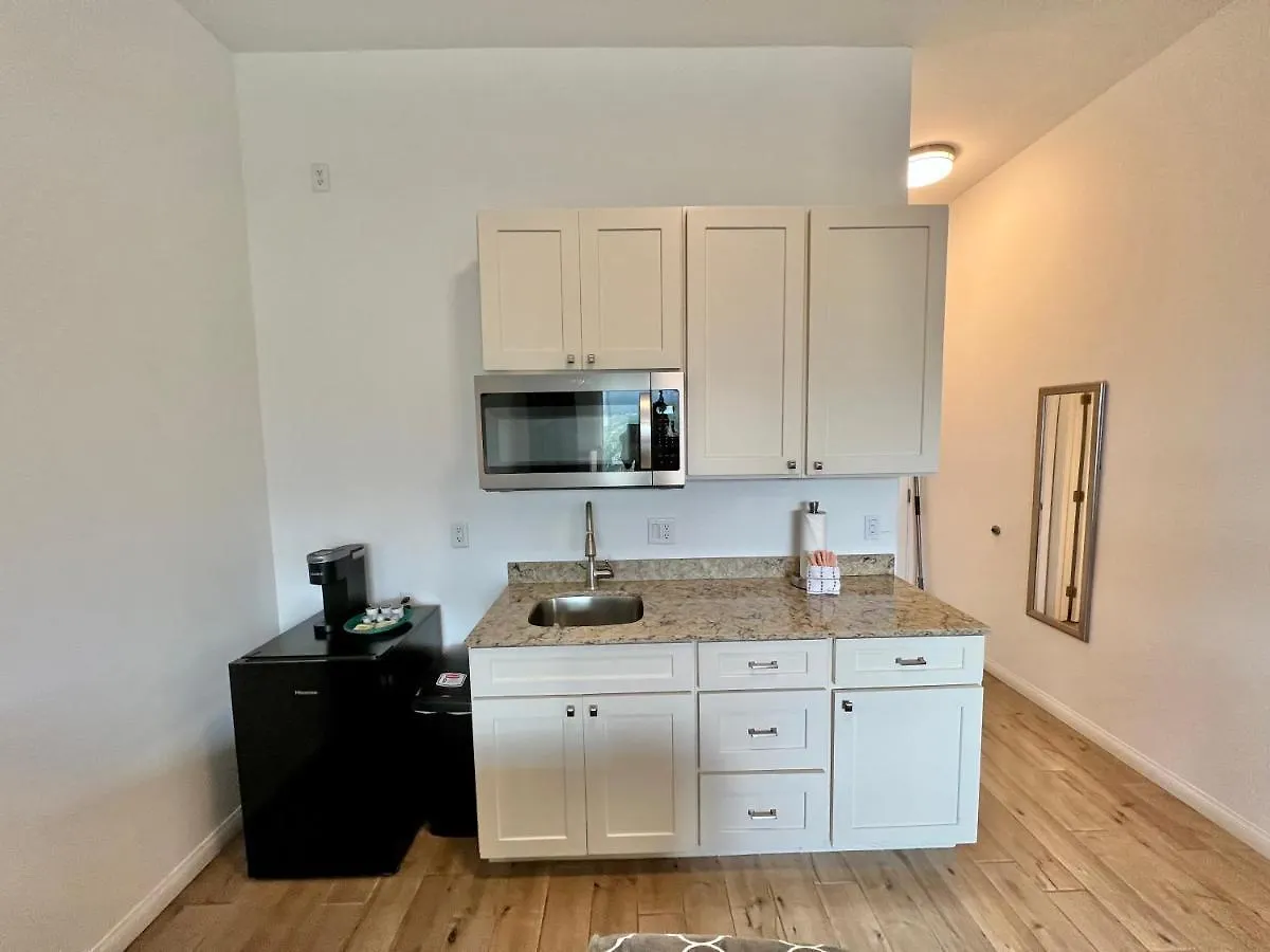Unit 7 Maui Ohana Modern Studio Wailuku